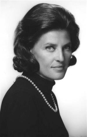 Flora Lewis